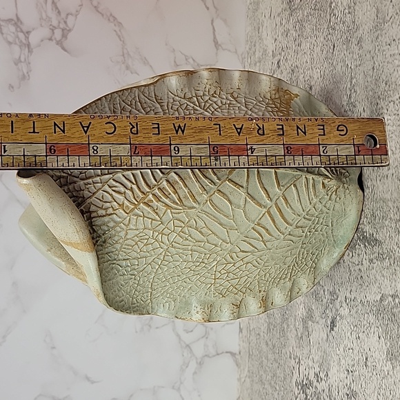 Textured Leaf Patterned Ceramic Vase - Picture 6 of 8